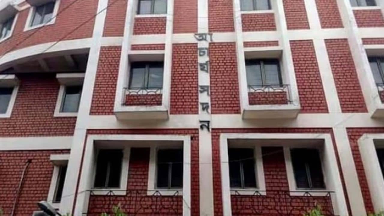 SSC Examination: থাকবেন লাঠিসহ পুলিশ, কড়া প্রহরায় হবে রবিবারের চাকরির পরীক্ষা