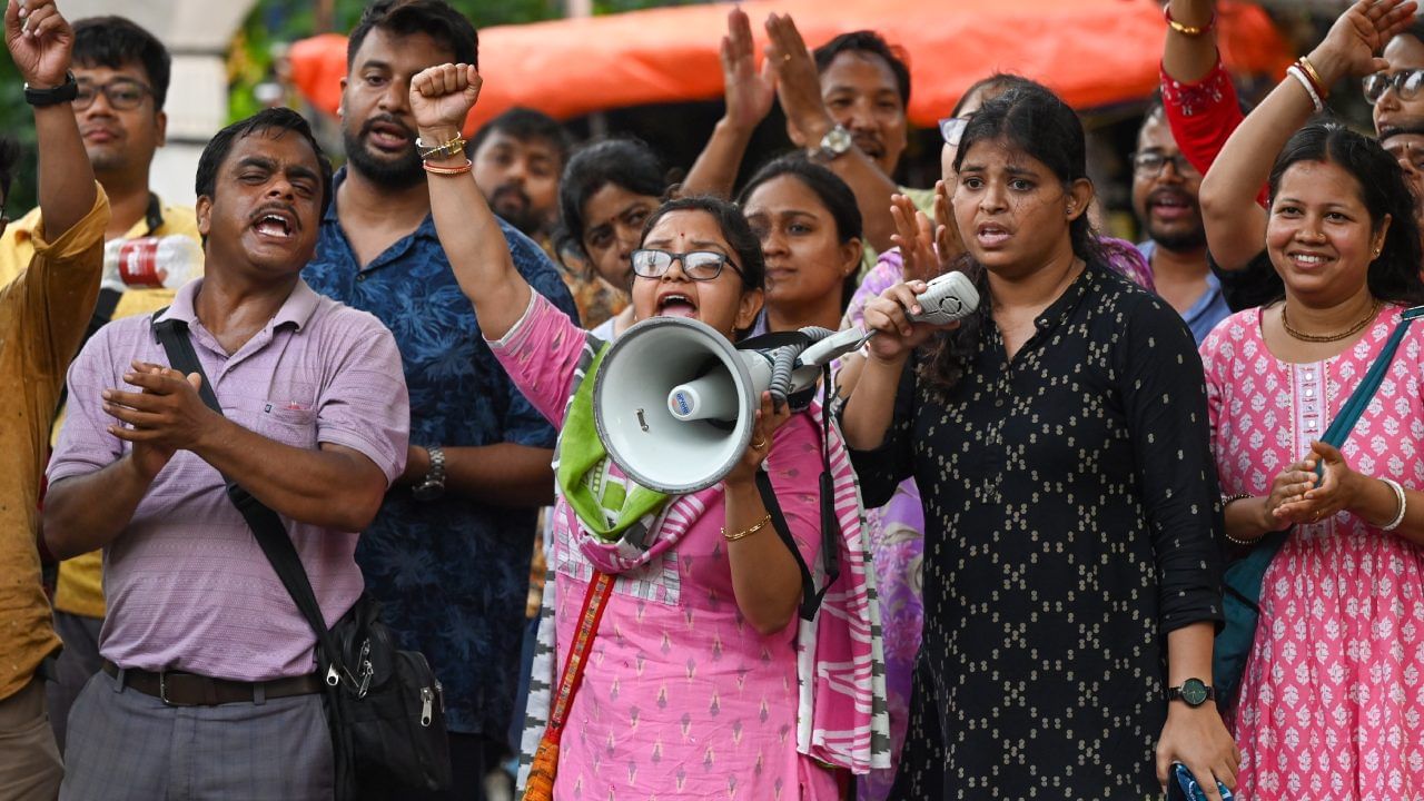 SSC Recruitment: এবার Group C ও Group D পদেও নিয়োগের বিজ্ঞপ্তি SSC-র! মোট শূন্যপদ প্রায় ৮ হাজারের বেশি SSC Recruitment: এবার Group C ও Group D পদেও নিয়োগের বিজ্ঞপ্তি SSC-র! মোট শূন্যপদ প্রায় ৮ হাজারের বেশি