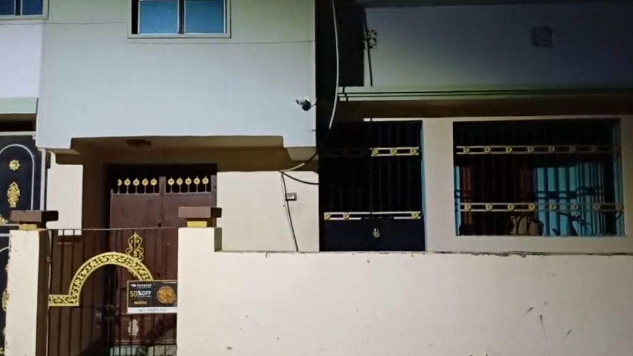 SSC Tainted List: তালা বন্ধ বাড়ি, ‘দাগিদের’ তালিকায় রয়েছেন তৃণমূল ‘ভোলা’ কবিতাও