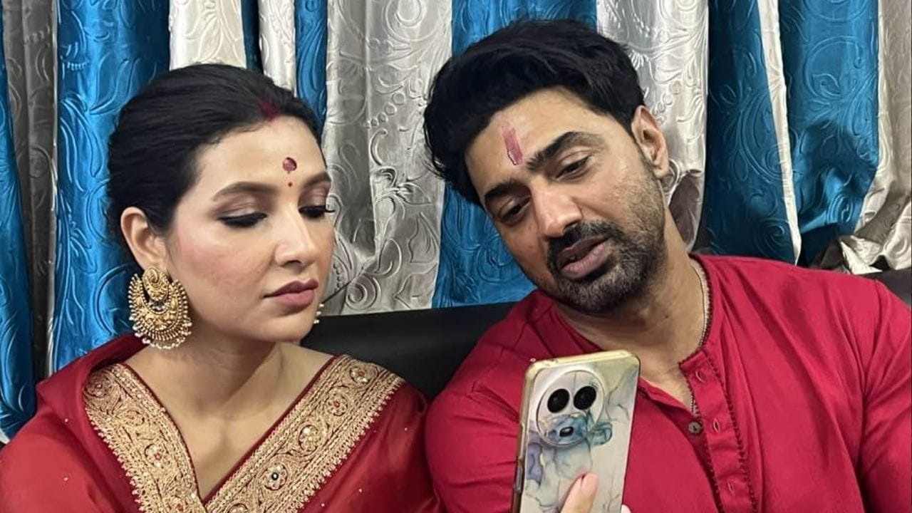 'দু' জনে কী দেখছিল এত মন দিয়ে...',দেব-শুভশ্রীকে নিয়ে প্রশ্ন কৌশিকের 'দু' জনে কী দেখছিল এত মন দিয়ে...',দেব-শুভশ্রীকে নিয়ে প্রশ্ন কৌশিকের