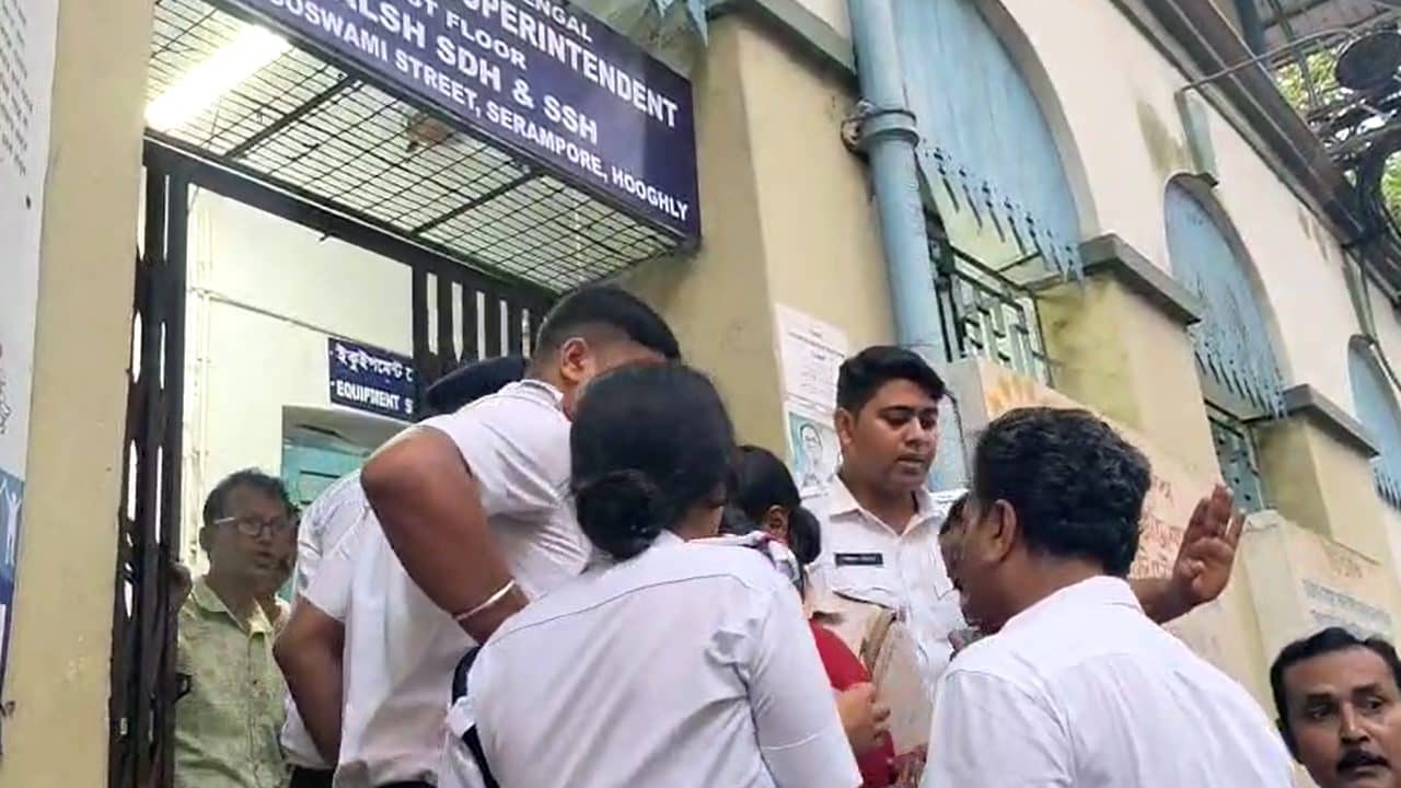 Mysterious Death of Nurse: সিঙ্গুরের নার্সের রহস্যমৃত্যুতে তুলকালাম, দফায় দফায় বিক্ষোভ বিজেপি-সিপিএমের