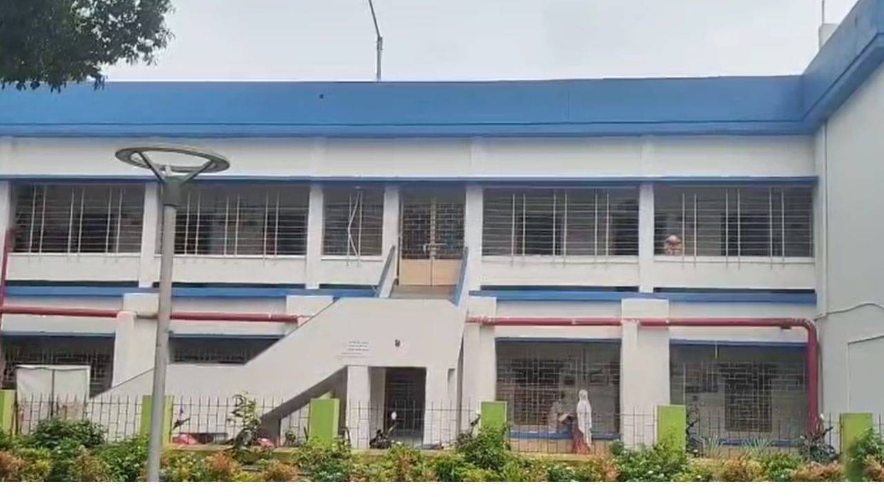 Nadia: চিকিৎসার গাফিলতিতে রোগী মৃত্যুর অভিযোগ, হাসপাতালে ভাঙচুর