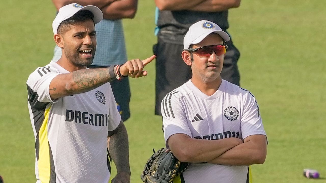 Indian Cricket: এশিয়া কাপে সূর্যর ডেপুটির ভূমিকায় দেখা যাবে শুভমনকে? Indian Cricket: এশিয়া কাপে সূর্যর ডেপুটির ভূমিকায় দেখা যাবে শুভমনকে?