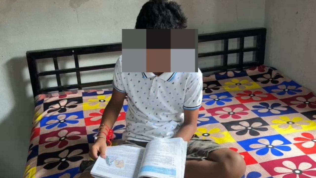 Siliguri: 'রোজ স্কুলে গেলেই বলে....,' ভিডিয়ো করতে সেই দৃশ্য, শিলিগুড়ির নামী স্কুলে ভয়ঙ্কর অভিজ্ঞতার শিকার অষ্টম শ্রেণির ছাত্র Siliguri: 'রোজ স্কুলে গেলেই বলে....,' ভিডিয়ো করতে সেই দৃশ্য, শিলিগুড়ির নামী স্কুলে ভয়ঙ্কর অভিজ্ঞতার শিকার অষ্টম শ্রেণির ছাত্র