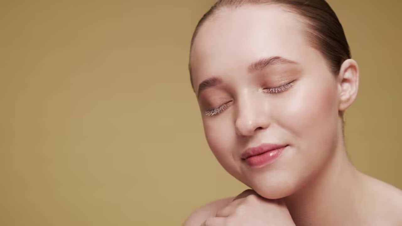 ফেয়ারনেস ক্রিম বাদ দিন, ত্বকের জেল্লা ফেরান ঘরোয়া