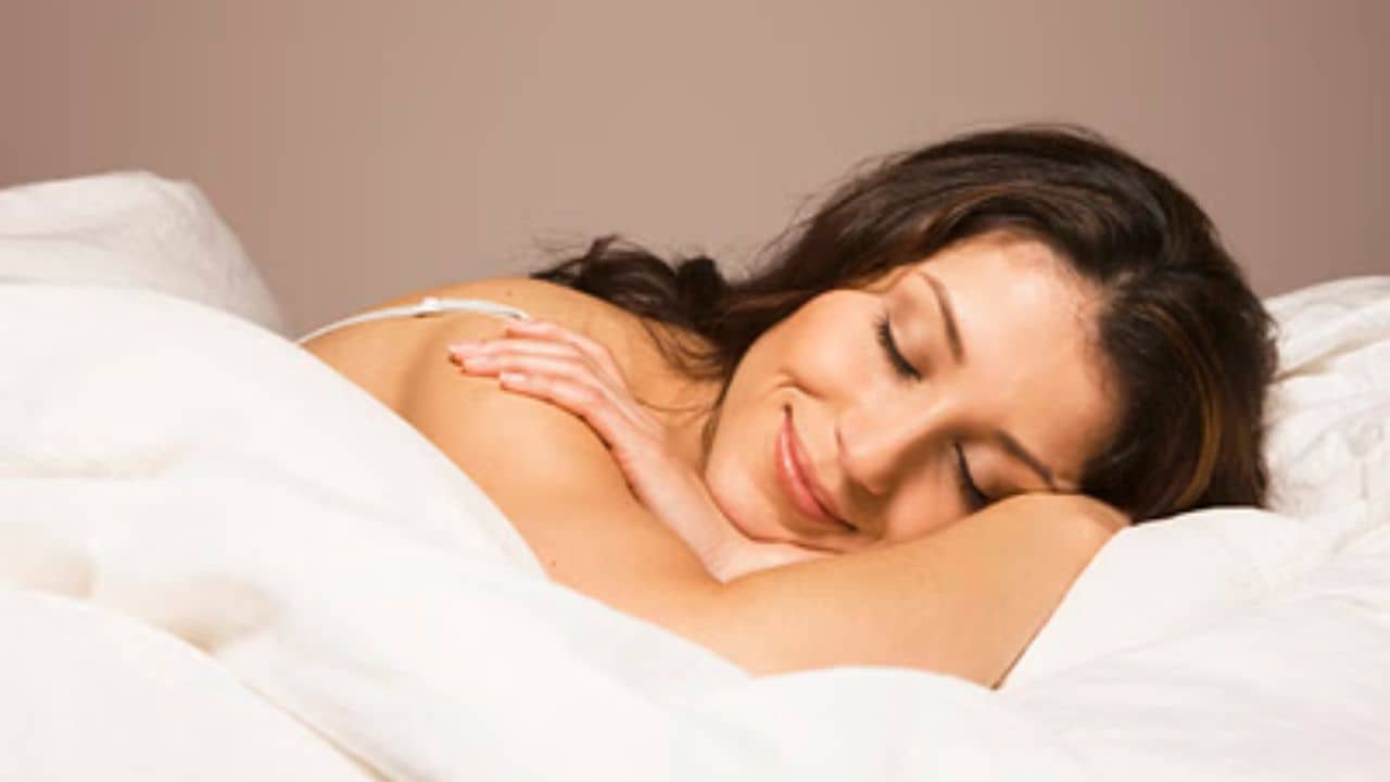 Good Sleep: রাতে কিছুতেই ভাল ঘুম হয় না? নেপথ্যে থাকতে পারে এই সব খাবার