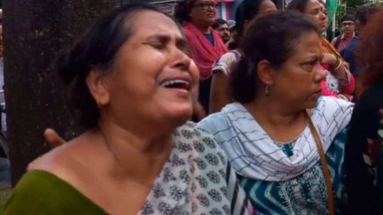 South Dumdum: দেখ তো ঘরের রং ঠিকমতো হচ্ছে কি না...., ছেলেটাকে বাইরে পাঠিয়েই প্রোমোটার এই কাণ্ড ঘটাবেন! স্তম্ভিত দমদমের লোকজন