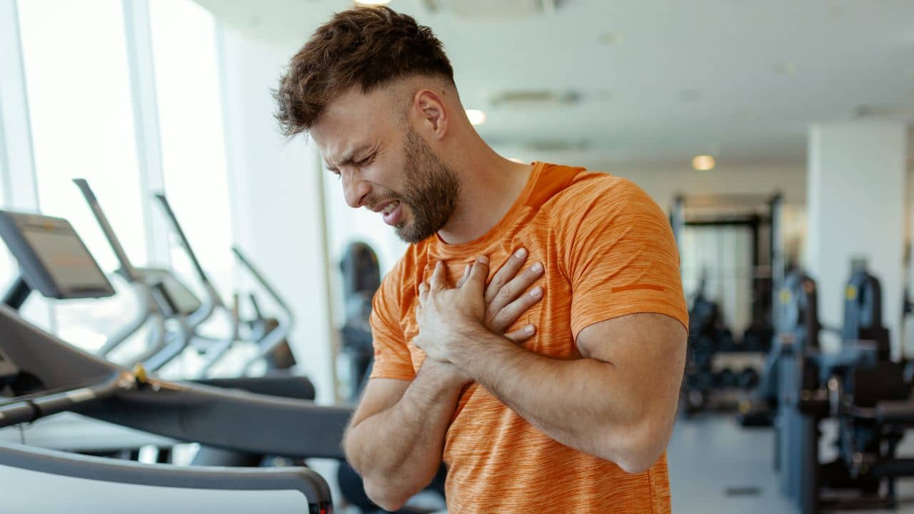 Daily Life: পুজোর আগেই জিম শুরু করছেন? হার্ট অ্যাটাকের ঝুঁকি কমাতে এই পরীক্ষা ভুলবেন না...