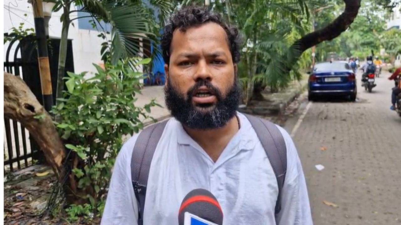 SSC Protest: দেড় ঘণ্টা পুলিশের জিজ্ঞাসাবাদ, থানা থেকে বেরিয়ে চাকরিহারা সুমন যা বললেন...