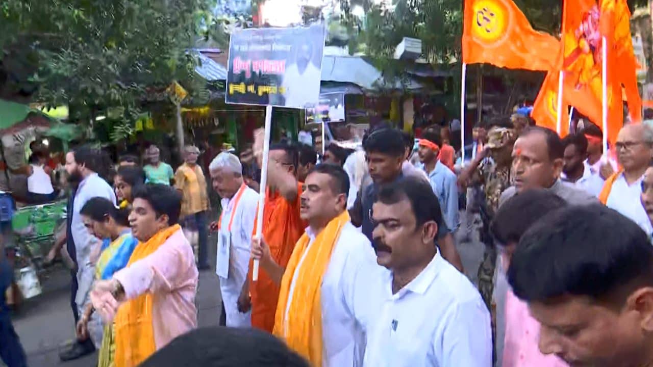 Suvendu Adhikari: হাতে গোপাল পাঁঠার ছবি, ‘গ্রেট ক্যালক্যাটা কিলিংসে’ নিহতদের স্মরণে রাজপথে নামলেন শুভেন্দু