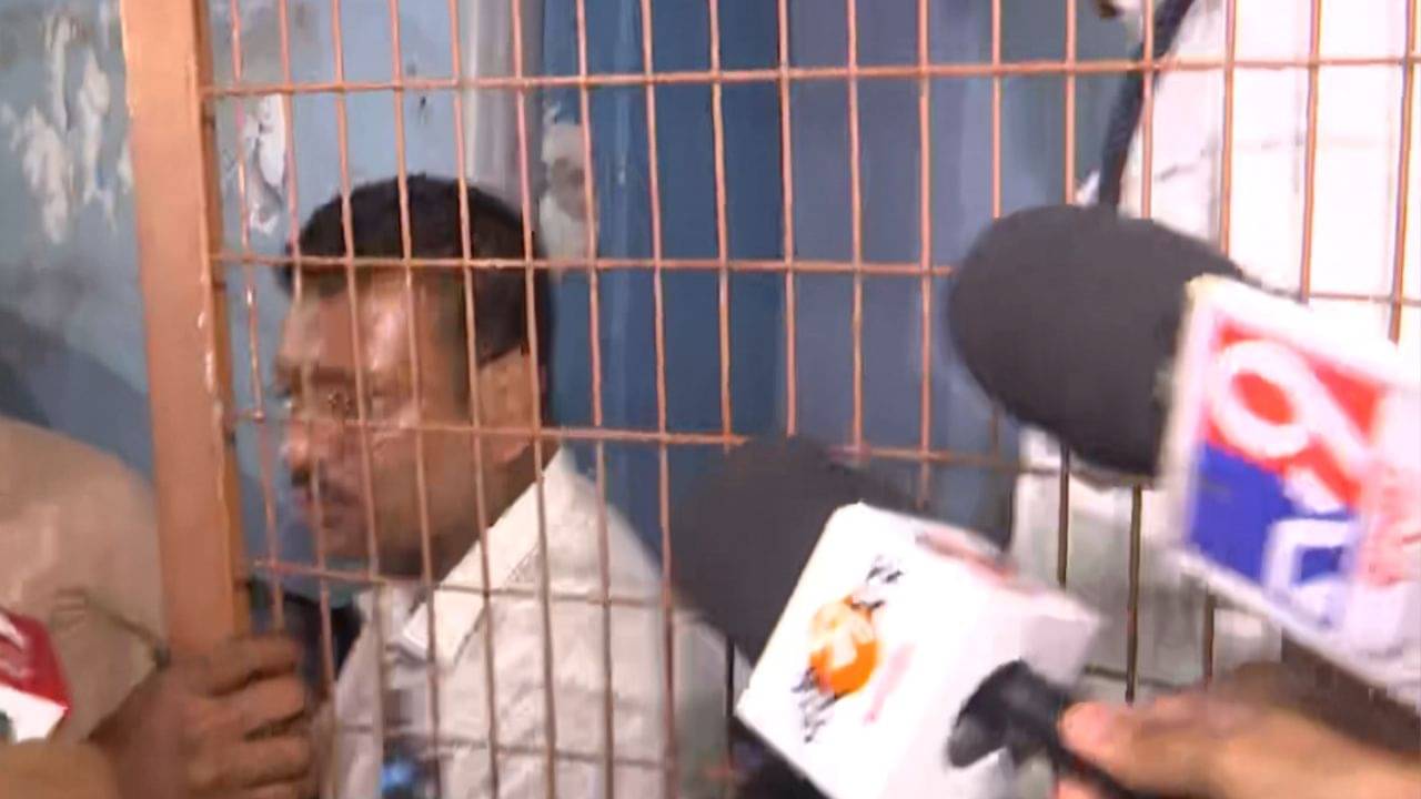 Jibankrishna Saha: ঘনিষ্ঠদের নামে কোটি কোটি নগদ টাকায় জমি কিনতেন জীবন! উৎস খুঁজতে চায় ইডি