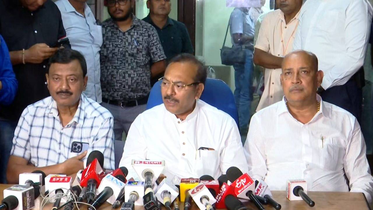 Election Commission All Party Meeting: CEO দফতরে সর্বদলীয় বৈঠকের মাঝেই লাগল বাকবিতণ্ডা, অসন্তুষ্ট মুখে বেরিয়ে এলেন অরূপ