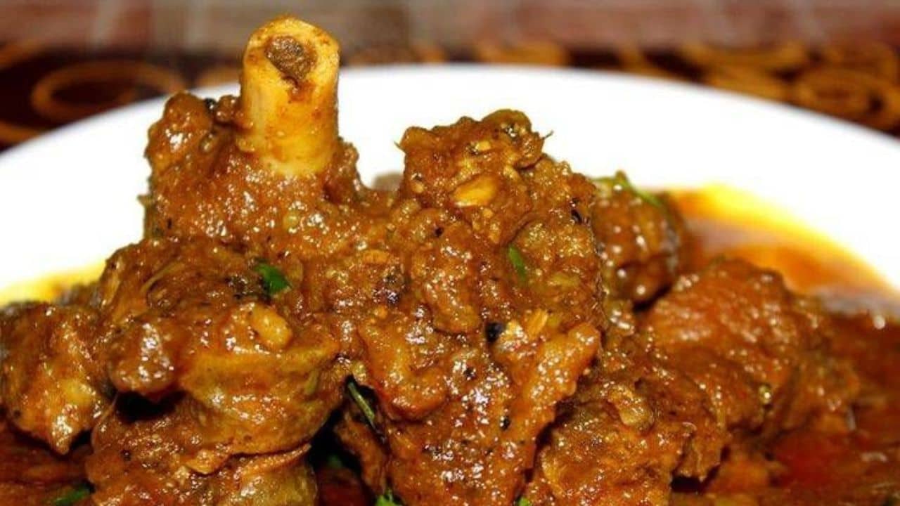 কবজি ডুবিয়ে মাংস খেয়ে ভুলেও এই জিনিসগুলি মুখে তুলবেন না, বাজতে পারে শরীরের বারোটা!