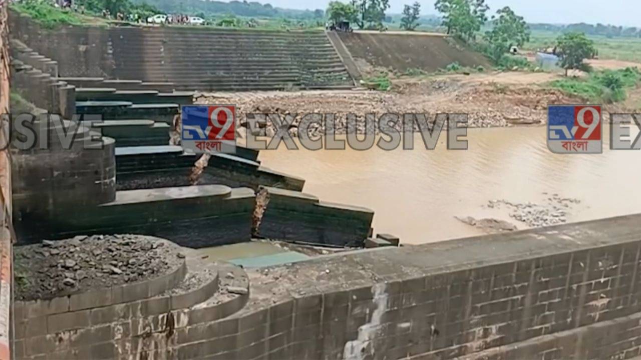 Tilpara Barrage: ভেঙে পড়ল তিলপাড়া ব্যারেজের ওয়াটার ডিভাইডার