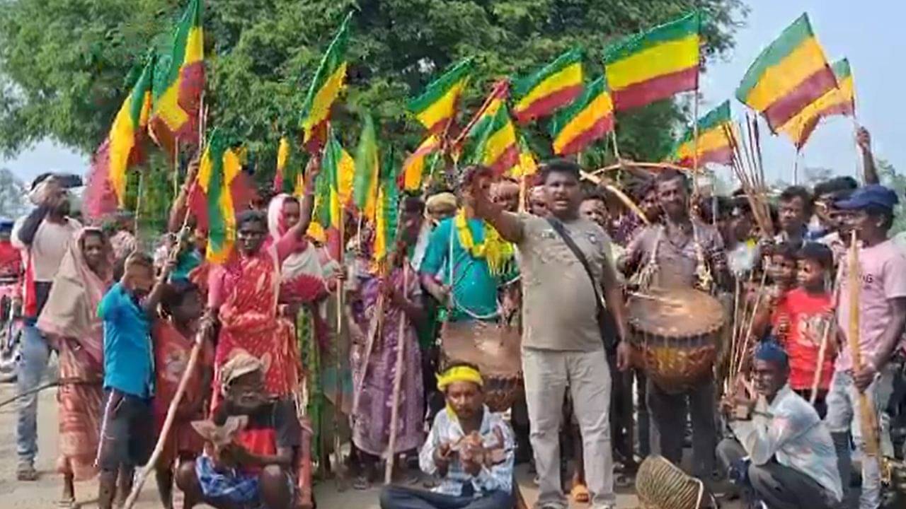 Birbhum: আদিবাসী যুবককে বেঁধে রেখে মারধরের অভিযোগ, কাঠগড়ায় তৃণমূল নেতা