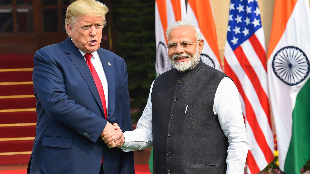 India on Donald Trump: ভারতকে ফের শুল্ক-হুঁশিয়ারি! বিবৃতি দিয়ে ট্রাম্পের 'মুখোশ' খুলল নয়াদিল্লি India on Donald Trump: ভারতকে ফের শুল্ক-হুঁশিয়ারি! বিবৃতি দিয়ে ট্রাম্পের 'মুখোশ' খুলল নয়াদিল্লি