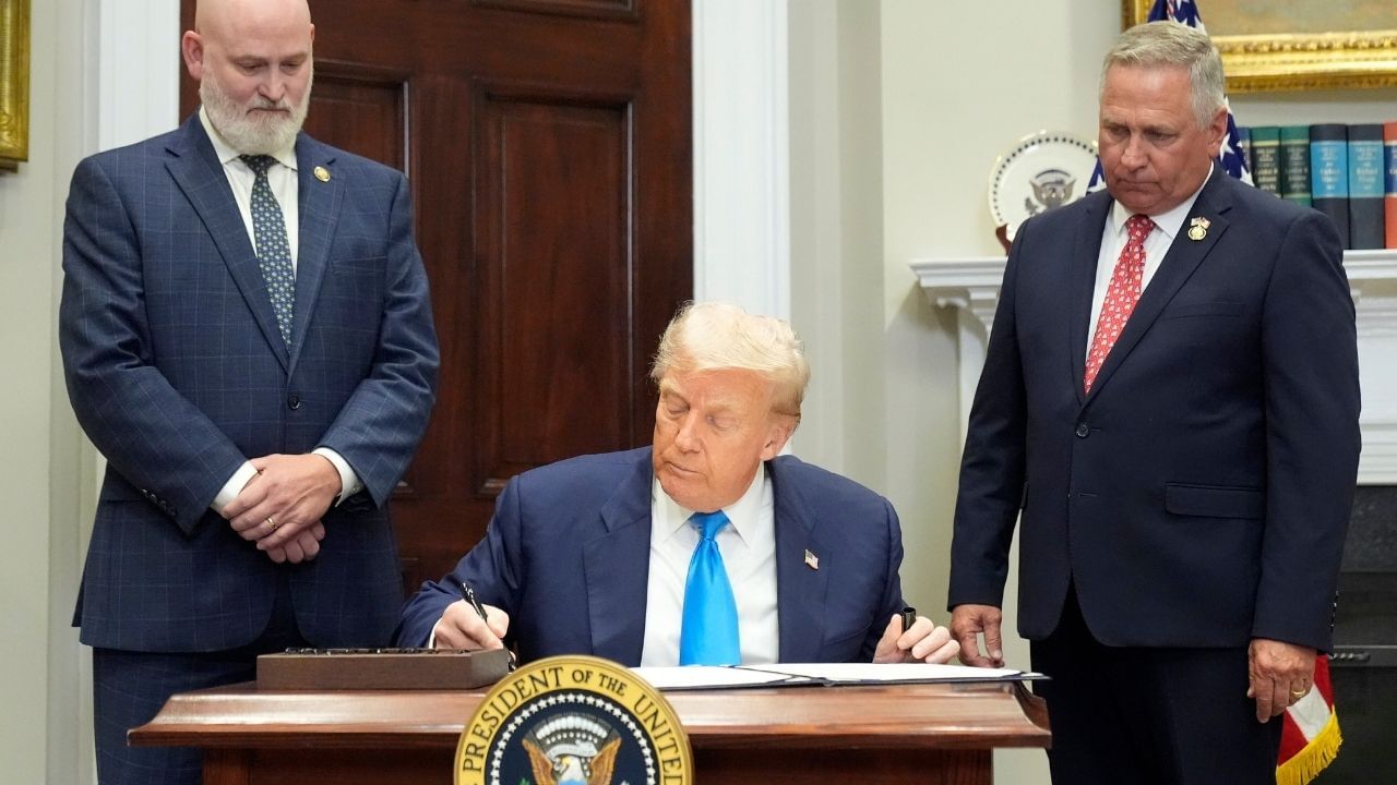 US New Tariffs: ভারতের থেকে কম শুল্ক দেবে বাংলাদেশ-পাকিস্তান! ট্রাম্পের 'ট্যারিফ রোষ' কোন দেশকে সবথেকে বেশি পোহাতে হবে?