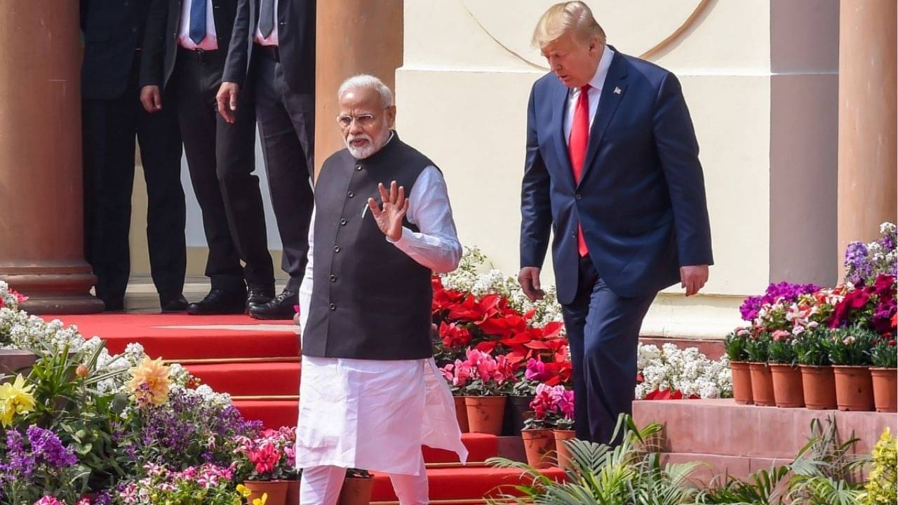 India Textile Trade: আমেরিকার শুল্কের প্রভাব পড়তে দেবে না, ৪০টি দেশে পোশাক রফতানি করবে ভারত