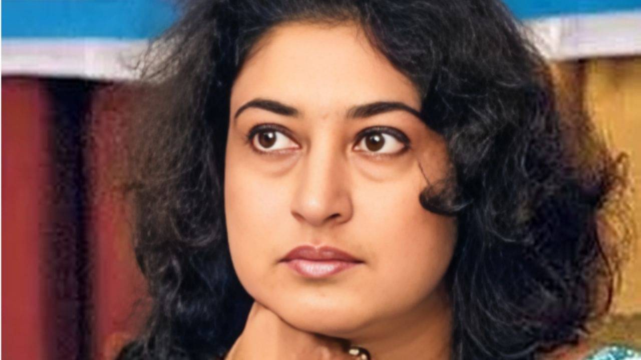 তাপস পালের দিকে দৌড়ে যেতে গিয়ে কাদায় পড়লেন শতাব্দী রায়, তারপর?