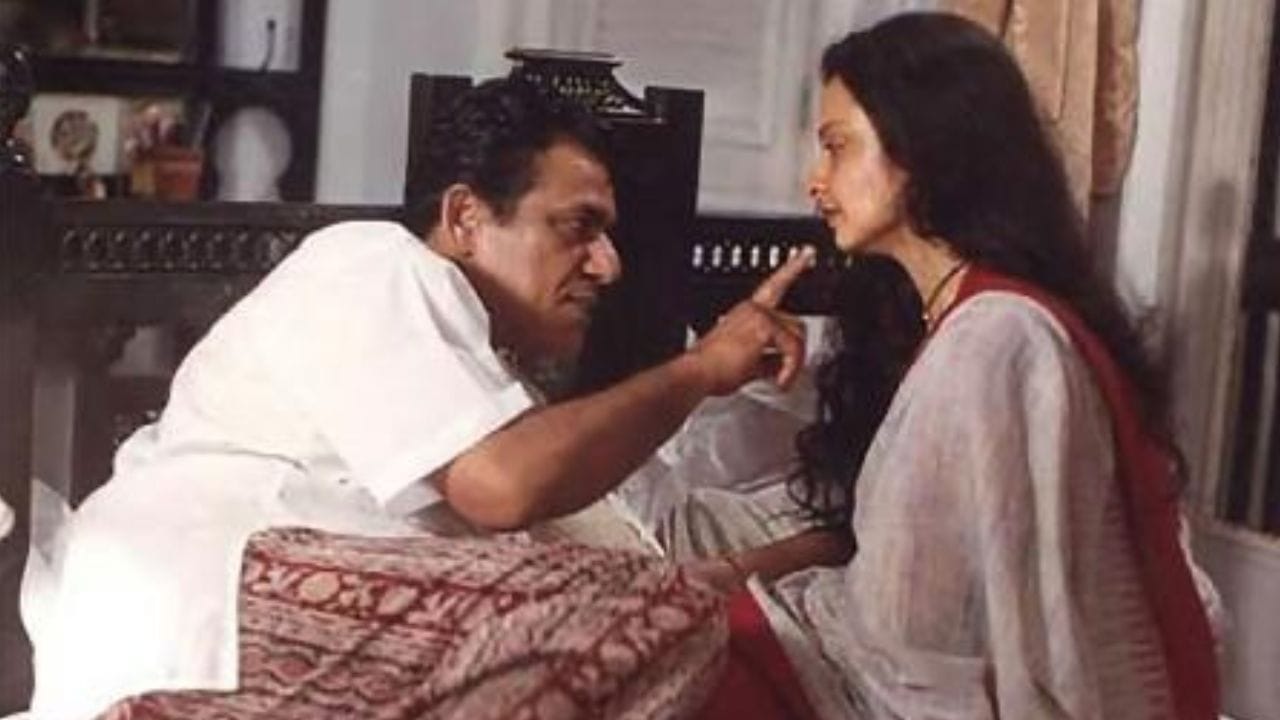 ঘনিষ্ঠ দৃশ্যে শুট, এ কী করে বসেন ওম পুরী-রেখা, মুহূর্তে ছড়িয়ে পরে গসিপ ঘনিষ্ঠ দৃশ্যে শুট, এ কী করে বসেন ওম পুরী-রেখা, মুহূর্তে ছড়িয়ে পরে গসিপ