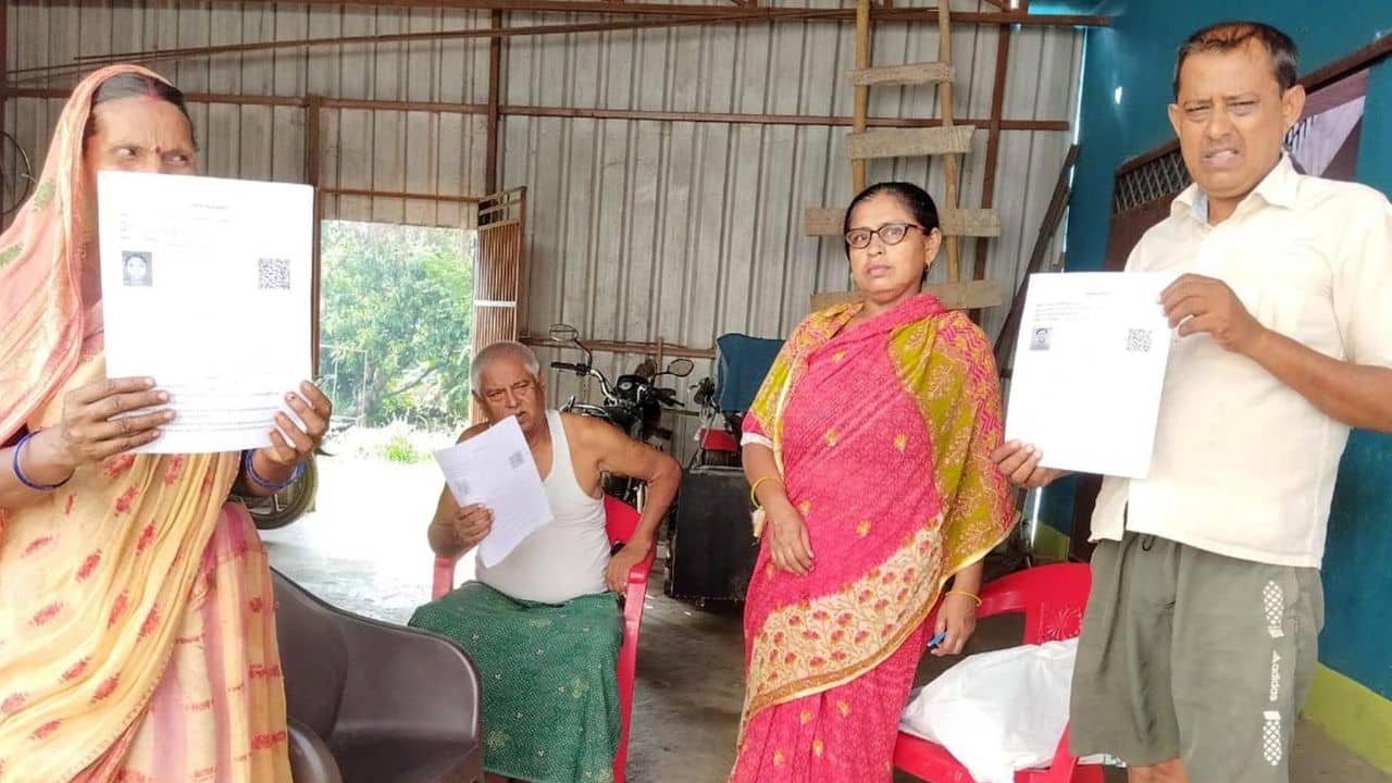 Pak Woman in Bihar SIR: বিহারের ভোটার তালিকায় উঠল পাক নাগরিকের নাম, ধরা পড়ল না SIR-এও