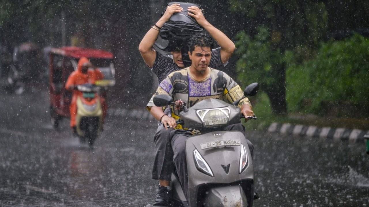 Weather Update: বাংলাদেশে সক্রিয় ঘূর্ণাবর্ত, কতটা প্রভাব পড়বে বাংলায়?