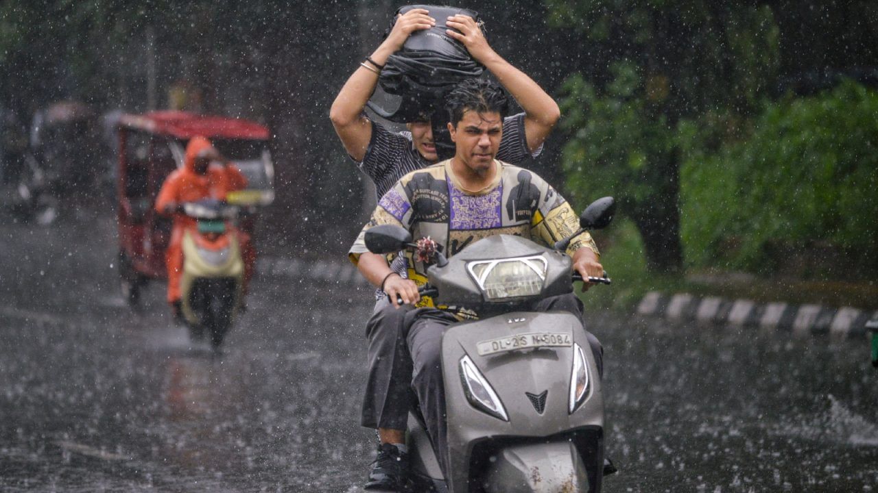 Weather Update: বাংলাদেশে সক্রিয় ঘূর্ণাবর্ত, কতটা প্রভাব পড়বে বাংলায়? Weather Update: বাংলাদেশে সক্রিয় ঘূর্ণাবর্ত, কতটা প্রভাব পড়বে বাংলায়?