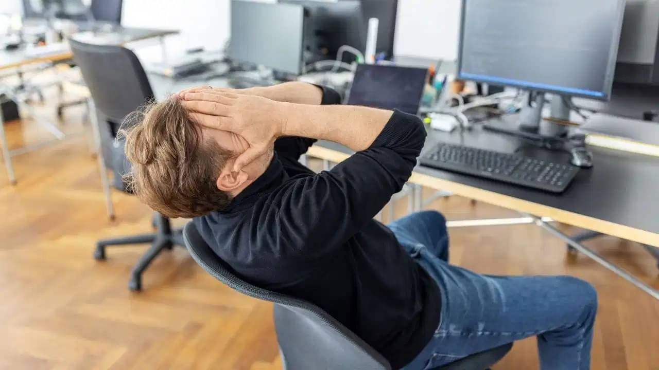 চাকরি ক্ষেত্রে বাধা! আটকে প্রোমোশন? এই পাঁচ টিপসে পাল্টাবে ভাগ্য