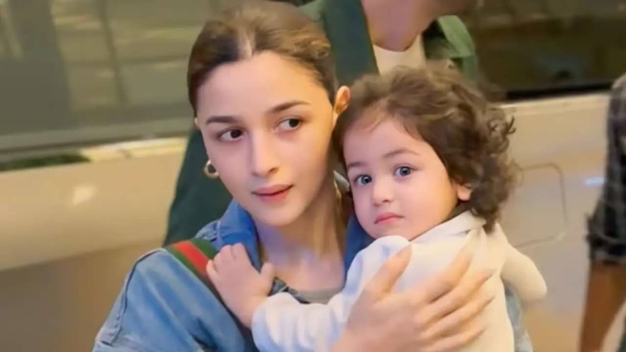 কাপুর পরিবারের উত্তরসূরী রাহা কি আদপে সিনেমা করবে! কী রয়েছে ভাগ্যে