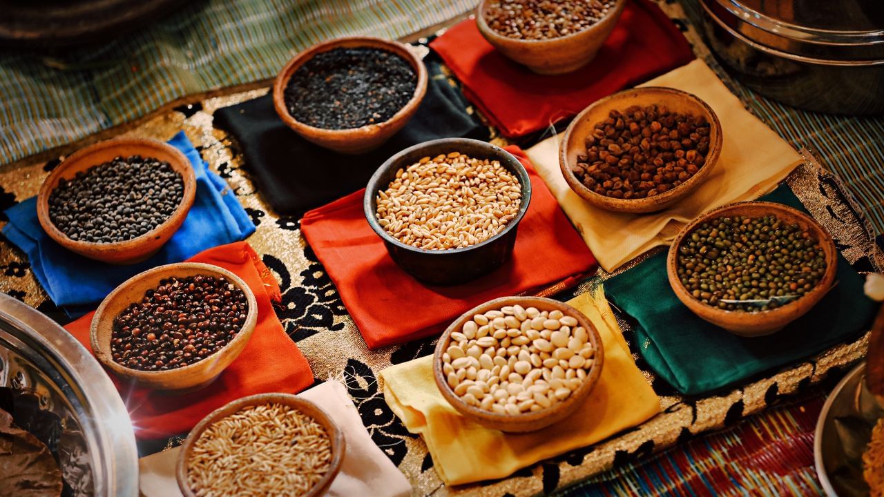 Pulses: পেট ফাঁপা বা গ্যাসের সমস্যা এড়াতে চান? জানুন কোন ডাল কতক্ষণ ভিজিয়ে রাখা উচিত Pulses: পেট ফাঁপা বা গ্যাসের সমস্যা এড়াতে চান? জানুন কোন ডাল কতক্ষণ ভিজিয়ে রাখা উচিত