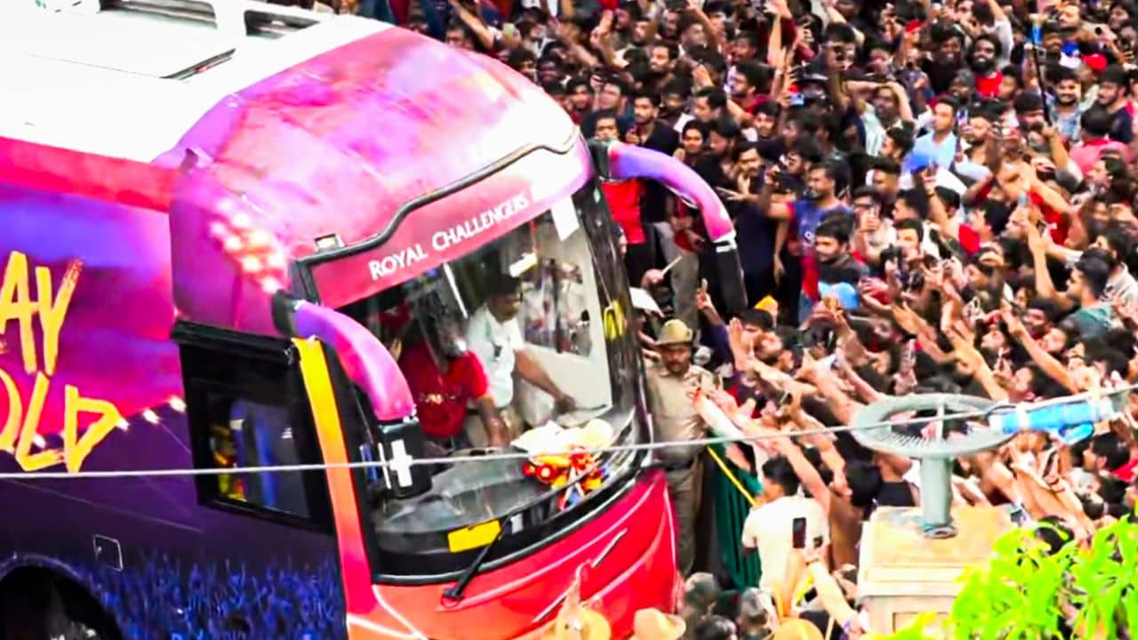 ICC ODI World Cup: চিন্নাস্বামীর পদপিষ্টের রেশ, বেঙ্গালুরু থেকে সরল বিশ্বকাপের ম্যাচ