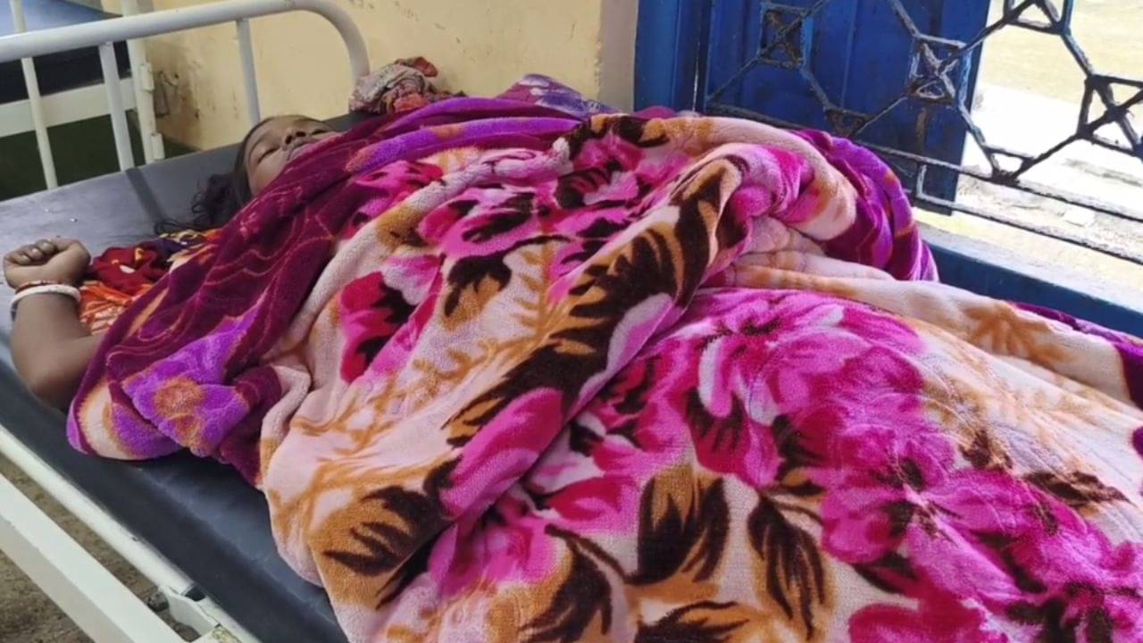 Bankura: মোবাইলে চার্জ দিতে গিয়ে মৃত্যু অন্তঃসত্ত্বা মহিলার