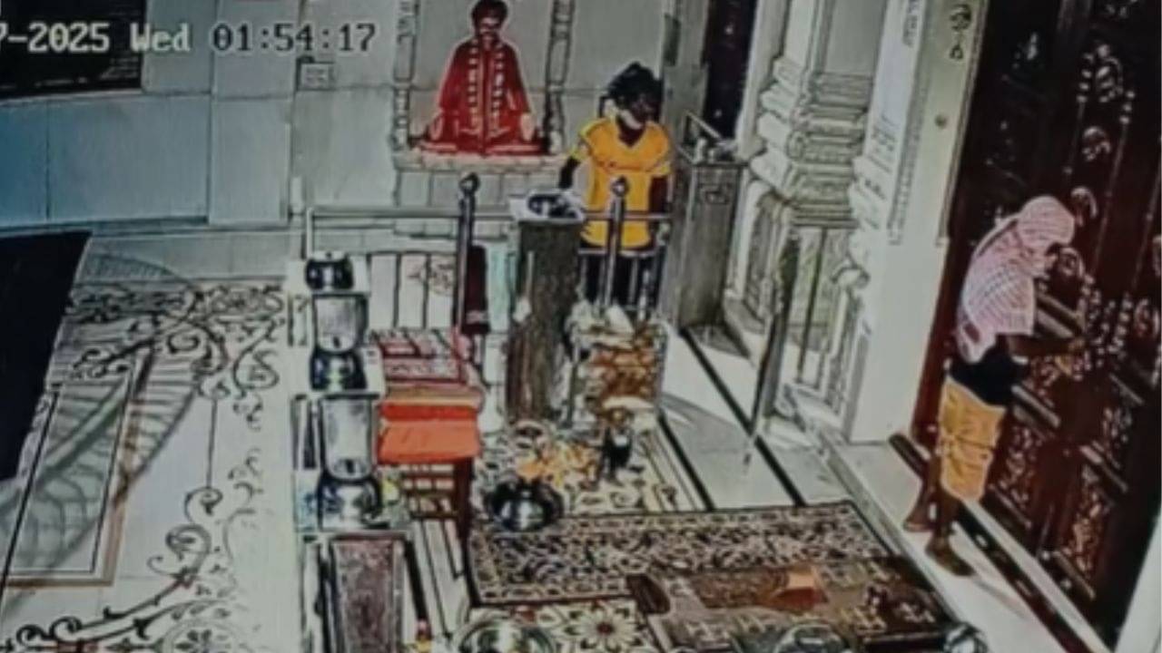 Lake Town hanuman Mandir: লেকটাউন হনুমান মন্দিরে চুরি, সোনা-রুপোর পাশাপাশি মুকুটও বাদ দিল না চোর