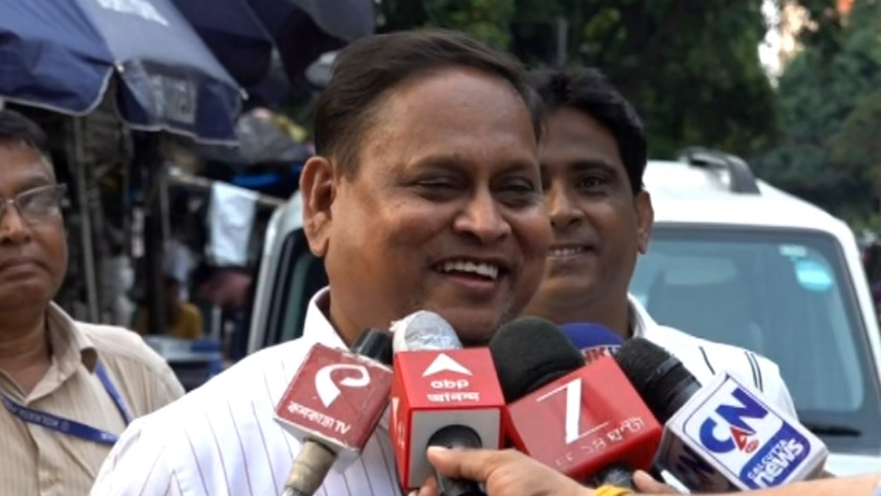 Humayun Kabir and Abhishek Banerjee: 'বৃক্ষ তোমার নাম কী? ফলে পরিচয়!', অভিষেক-সাক্ষাৎ শেষে মুচকি হেসে হুমায়ুনের হেঁয়ালি