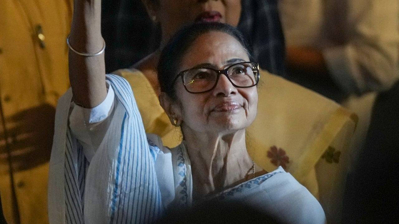 Richest & Poorest CM: দেশের সবথেকে গরিব মুখ্যমন্ত্রী মমতা বন্দ্যোপাধ্যায়, বলছে তথ্য, কত সম্পত্তি রয়েছে তাঁর?