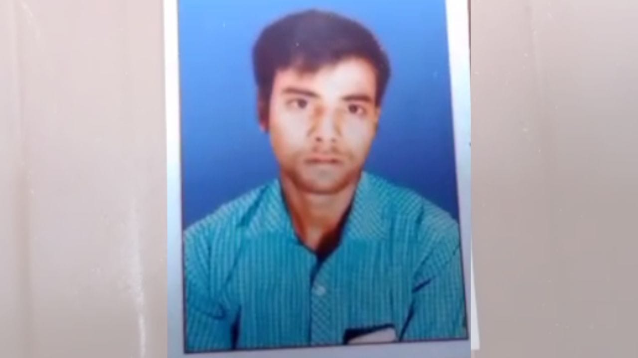 Murshidabad: এবার অন্ধ্র! রেললাইন থেকে মিলল বাংলার পরিযায়ী শ্রমিকের দেহ Murshidabad: এবার অন্ধ্র! রেললাইন থেকে মিলল বাংলার পরিযায়ী শ্রমিকের দেহ