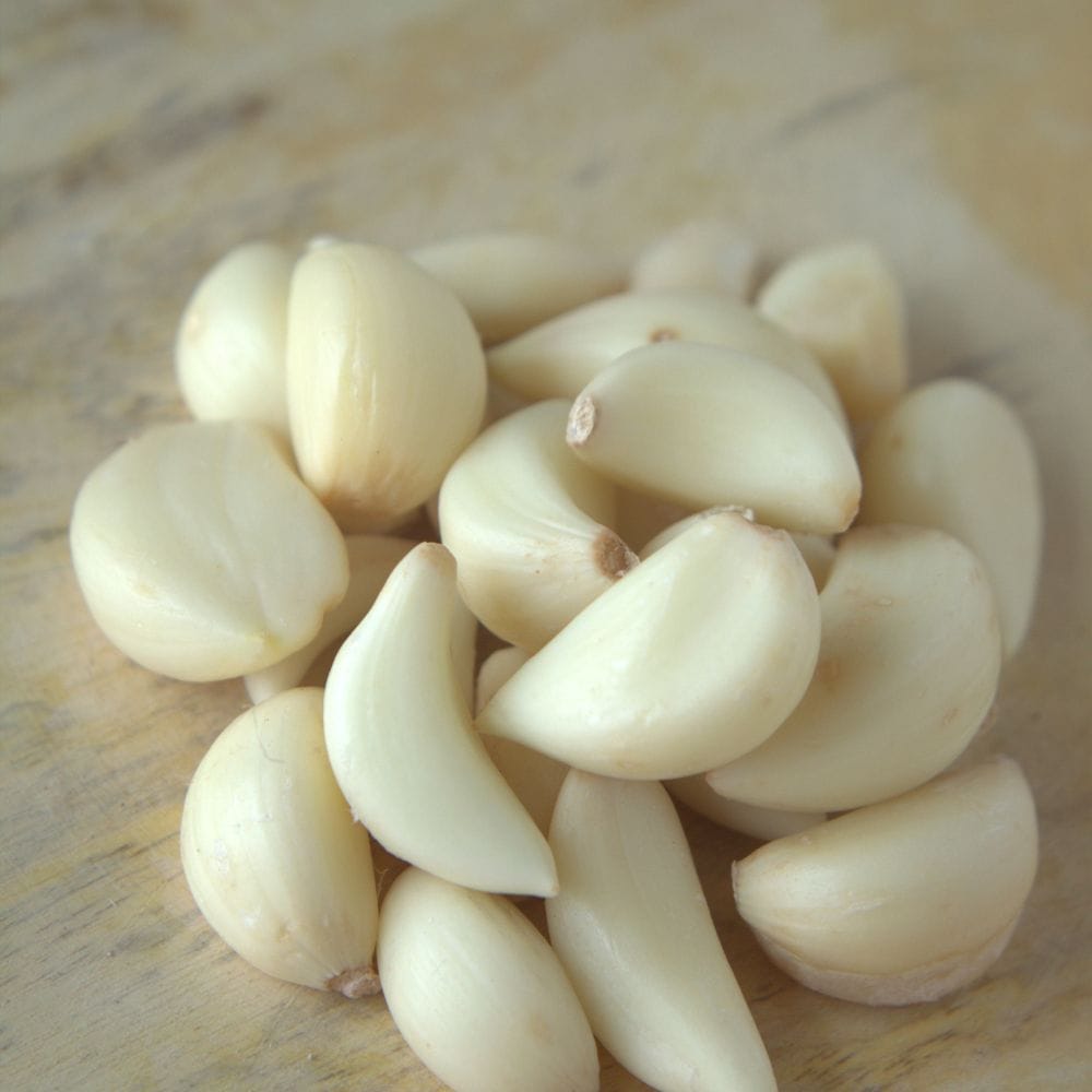 peeled garlic picture