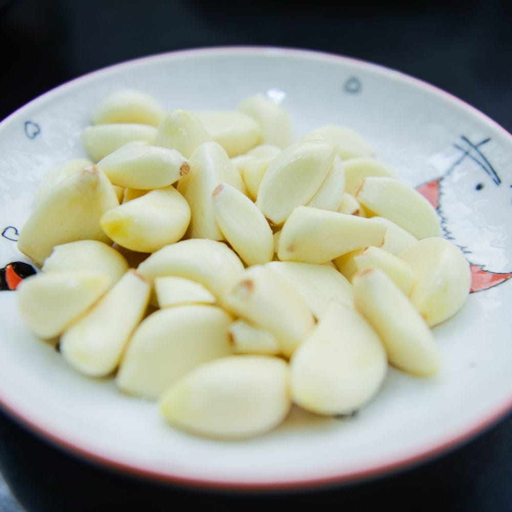 peeled garlic