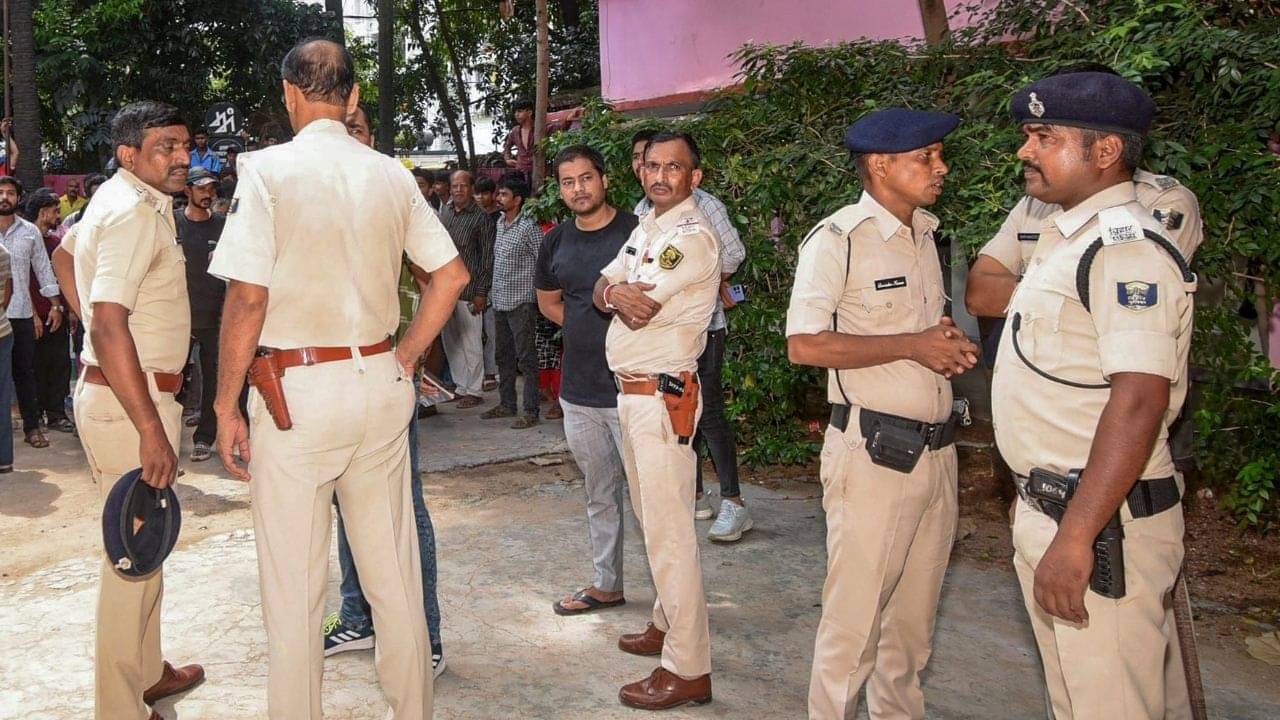 Rajasthan High Court: কমিশনের অন্দরেই দুর্নীতি! পুলিশ সাব-ইন্সপেক্টর নিয়োগ বাতিলের নির্দেশ হাইকোর্টের, ফের পরীক্ষায় বসতে হবে ৮২৪ জনকে