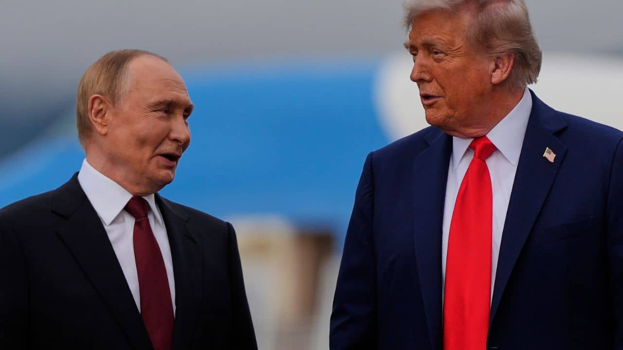 Trump-Putin Meeting: ট্রাম্পের সঙ্গে দেখা করে খুশি পুতিন, জমি বিবাদ ভুলে ঝাঁপ দিলেন শান্তি প্রতিষ্ঠায়