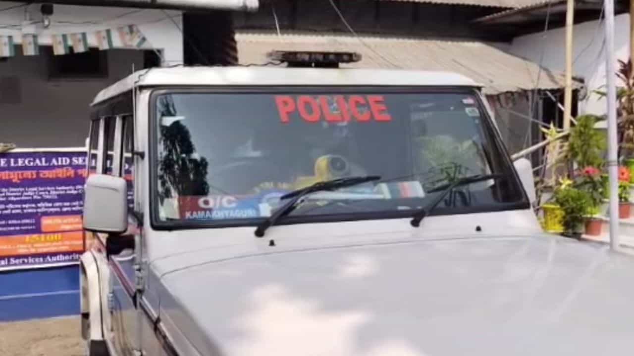 Alipurduar: ফাঁকা বাড়িতে নিয়ে গিয়ে অষ্টম শ্রেণির নাবালিকাকে গণধর্ষণের অভিযোগ, গ্রেফতার ২ Alipurduar: ফাঁকা বাড়িতে নিয়ে গিয়ে অষ্টম শ্রেণির নাবালিকাকে গণধর্ষণের অভিযোগ, গ্রেফতার ২