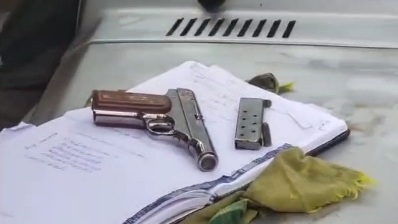 Alipurduar: মা-ছেলের মাথায় পিস্তল ঠেকিয়ে অপহরণের চেষ্টার অভিযোগ, ধৃত প্রাক্তন সেনা জওয়ান