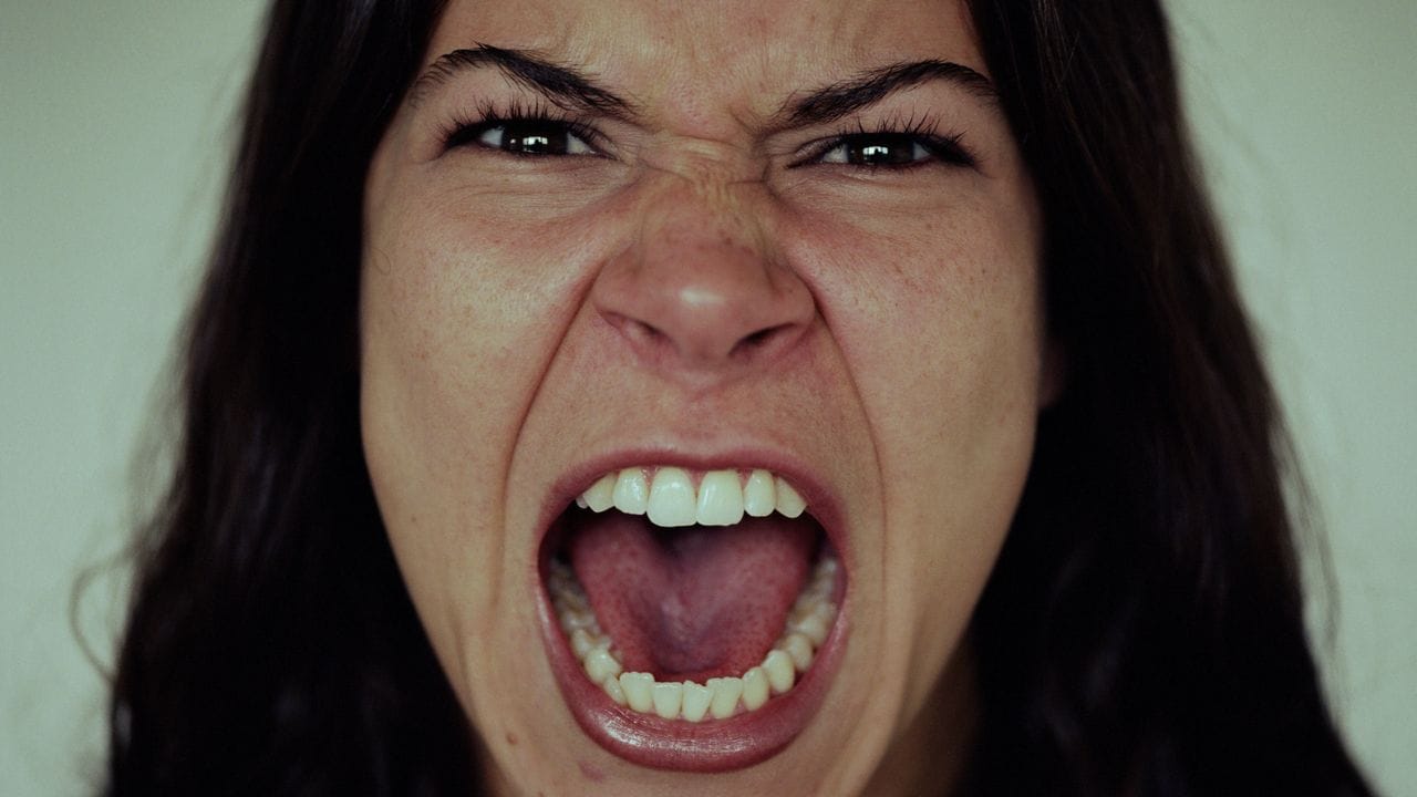 Doctor Tips: রেগে অগ্নিশর্মা থেকে গলে জল! মাত্র ১০ সেকেন্ডে হবে কাজ, চিকিৎসক জানালেন সমাধান Doctor Tips: রেগে অগ্নিশর্মা থেকে গলে জল! মাত্র ১০ সেকেন্ডে হবে কাজ, চিকিৎসক জানালেন সমাধান