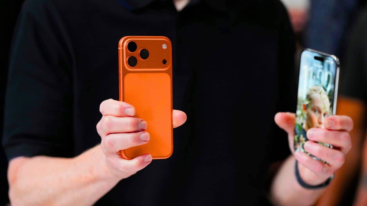 Apple iPhone: চিনের দর্প চূর্ণ, ভারতে তৈরি আইফোনই এখন ঝড় তুলছে বিশ্বের বাজারে!