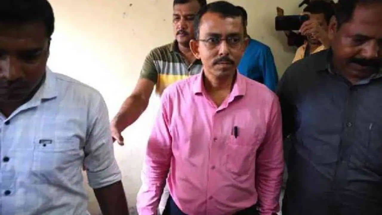 Arnab Dam: প্রথম হয়েও মিলছে না স্কলারশিপ, জেলবন্দি হওয়াই কাল হল অর্ণব দামের জীবনে?