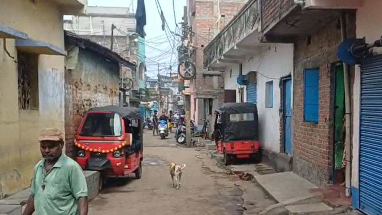 Asansol:  শাসনের নামে ৫ বছরের শিশুর গলা টিপে ধরে! বাজি ফাটানো ঘিরে দুই পরিবারের সংঘর্ষ