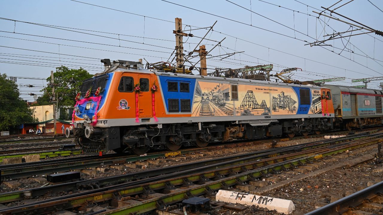Busiest Rail Station: ভারতের ব্যস্ততম রেল স্টেশন, আপনিও হয়তো গিয়েছেন সেখানে, কিন্তু জানতেন কি? Busiest Rail Station: ভারতের ব্যস্ততম রেল স্টেশন, আপনিও হয়তো গিয়েছেন সেখানে, কিন্তু জানতেন কি?