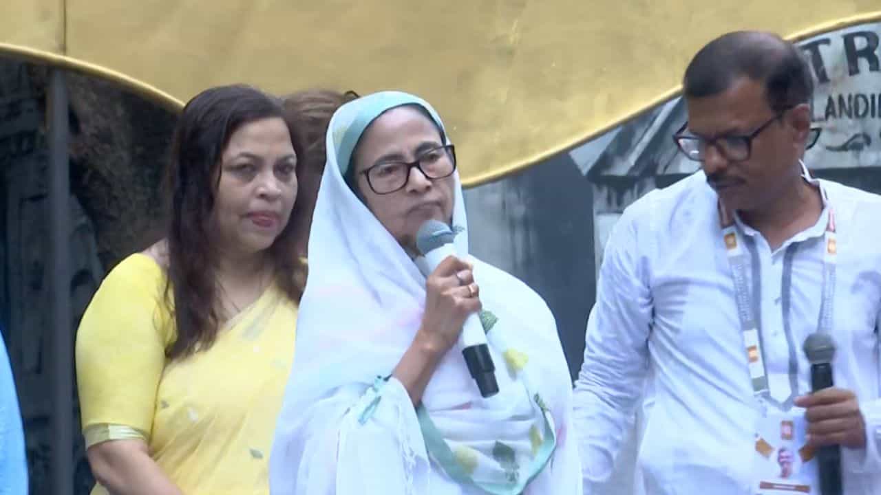 Mamata Banerjee on Durga puja: 'প্রতিমা নয়, প্যান্ডেলের উদ্বোধন করলাম', আগেভাগেই বলে দিলেন মমতা