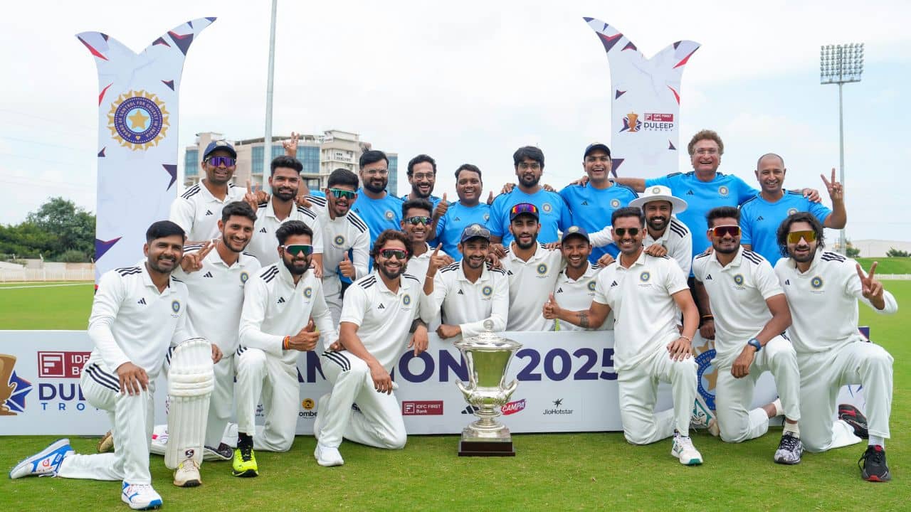 Indian Cricket: স্নায়ুর চাপ সামলে ১১ বছর পর দলীপ চ্যাম্পিয়ন সেন্ট্রাল জোন