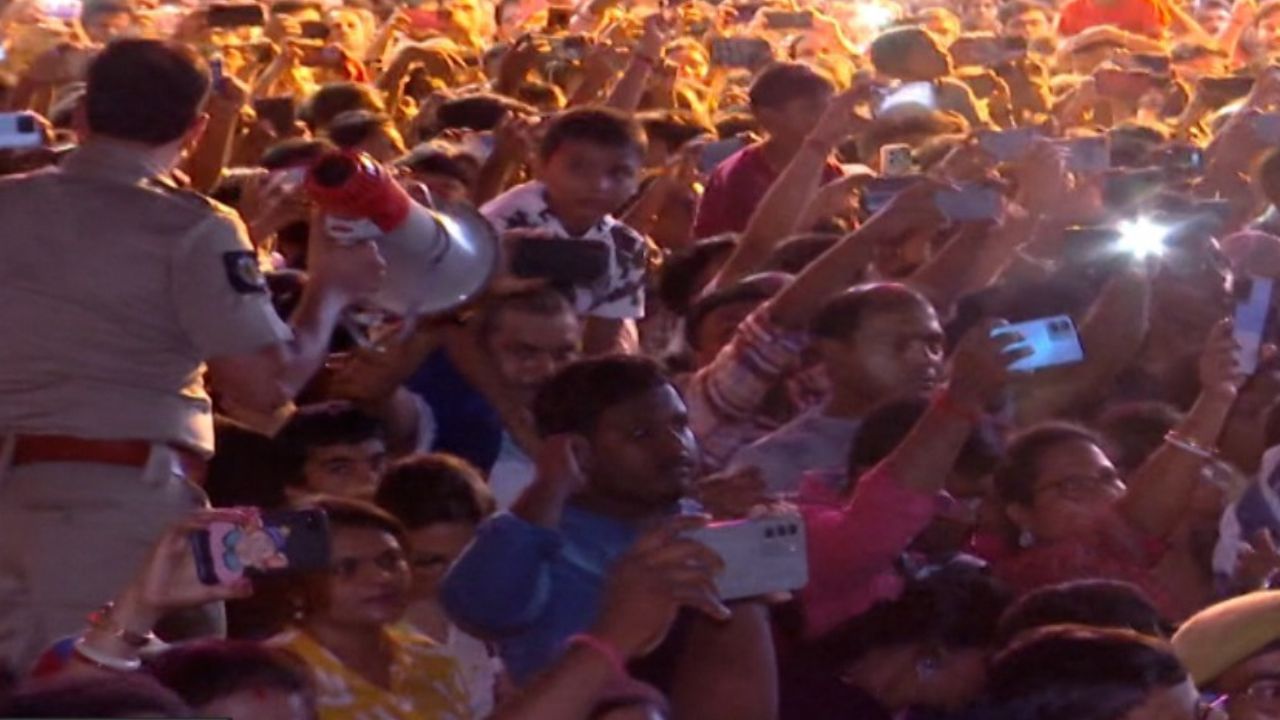 Crowds Increasing In The Durga Puja Mandap